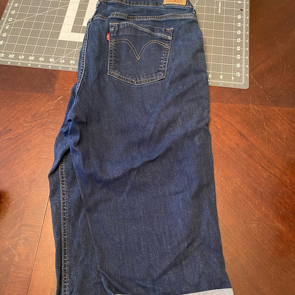 Levi's Indigo Blue Denim Jean Capris